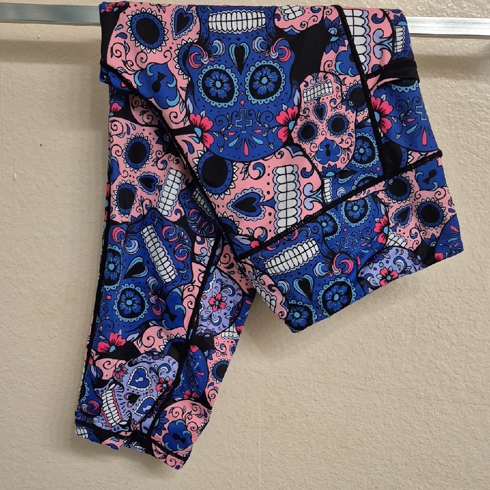 Constantly Varied Gear Skull Print Capris